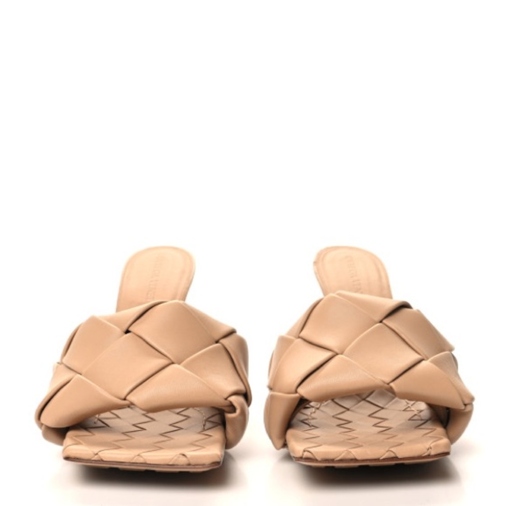 Bottega Veneta Lido heels in beige